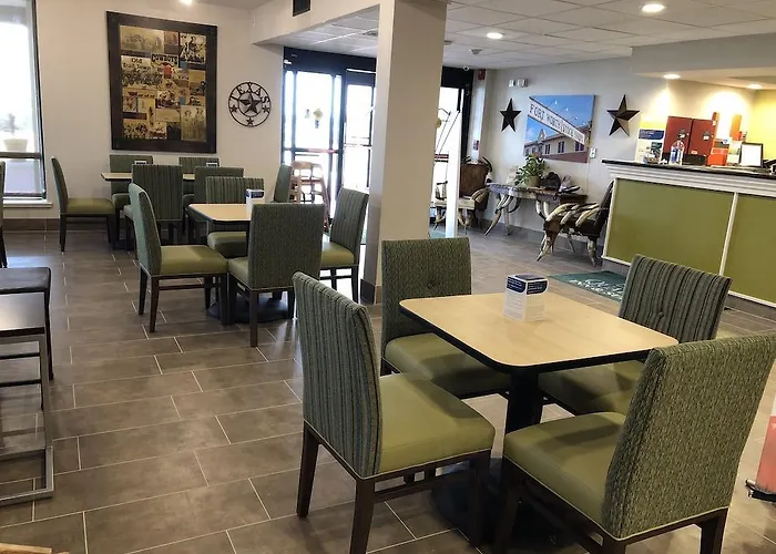 Quality West Worth Inn 4*