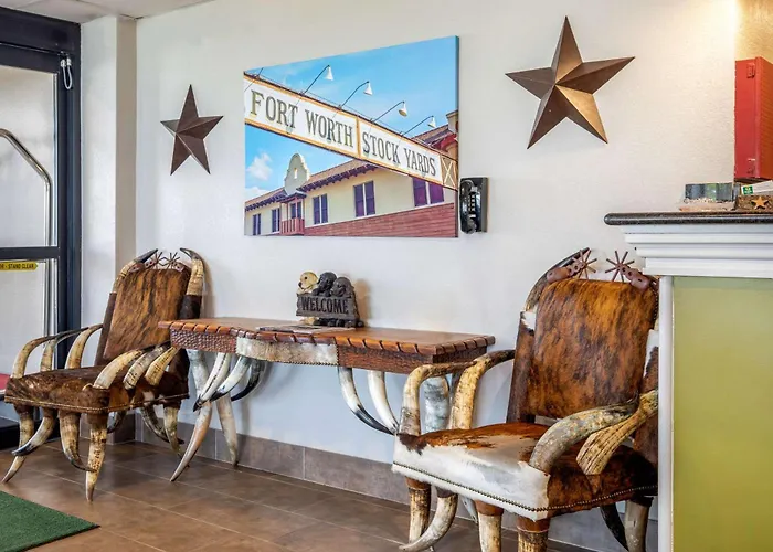 Quality West Worth Inn