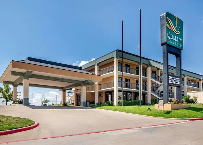 Inn Quality West Worth 4*