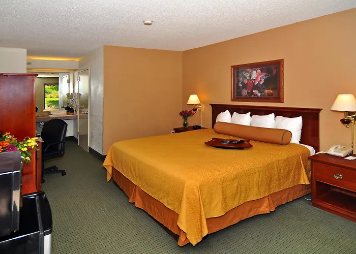 Inn Quality West Worth 4*