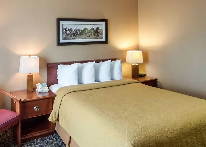 Quality West Worth Inn 4*
