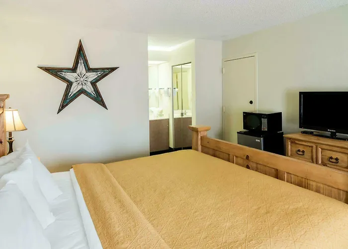Quality West Worth Inn 4*